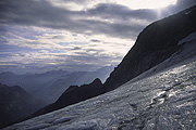 Gletscher in den ersten Sonnenstrahlen (gegen Osten)